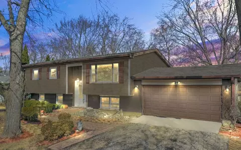4504 W Ramble Rd, Mchenry, IL 60050