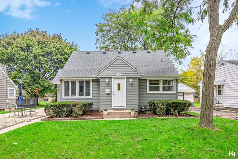 226 Pearl St, Cary, IL 60013