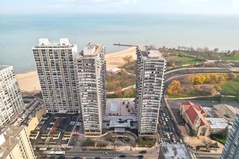 5701 N Sheridan Rd #17O, Chicago, IL 60660