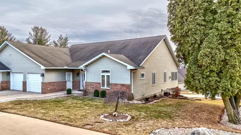 2547 Reynolds Manor Dr, Ottawa, IL 61350