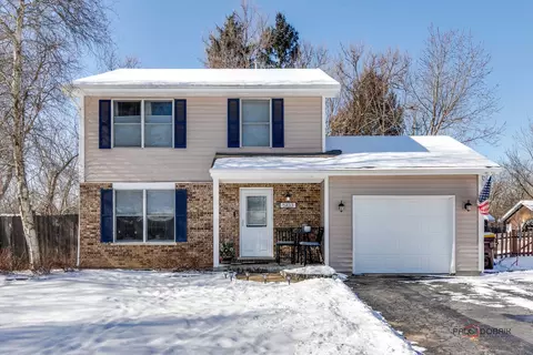 5103 Palm St, Mchenry, IL 60051