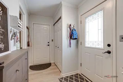 Entry Way - 5103 Palm St, Mchenry, IL 60051 photo 1 of 2