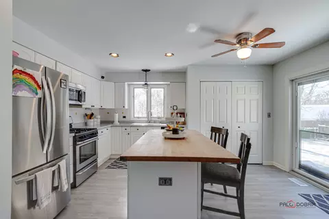 Kitchen - 5103 Palm St, Mchenry, IL 60051 photo 3 of 5