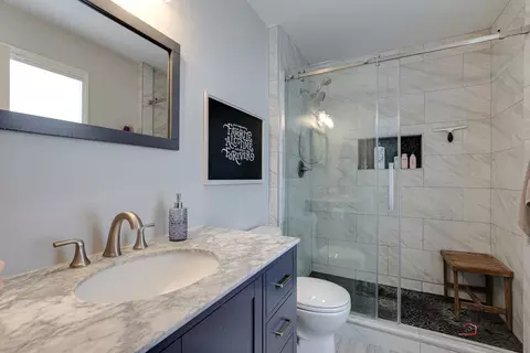 Bath - 5103 Palm St, Mchenry, IL 60051 photo 2 of 3