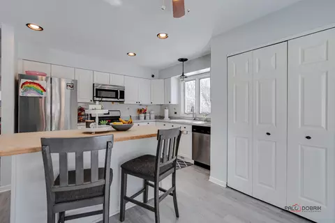 Kitchen - 5103 Palm St, Mchenry, IL 60051 photo 5 of 5