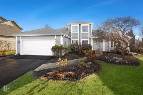 3816 Parador Dr, Naperville, IL 60564