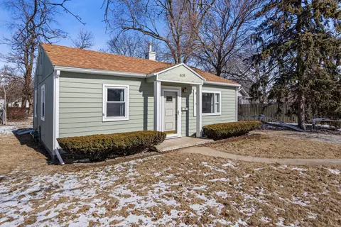 408 Maizefield Ave, Bloomington, IL 61701 photo 2