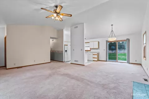 9 N427 Tamara Dr, Elgin, IL 60124 photo 4