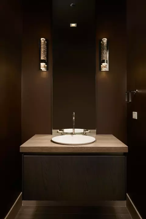 Bath - 363 E Wacker Dr #2107, Chicago, IL 60601 photo 2 of 2