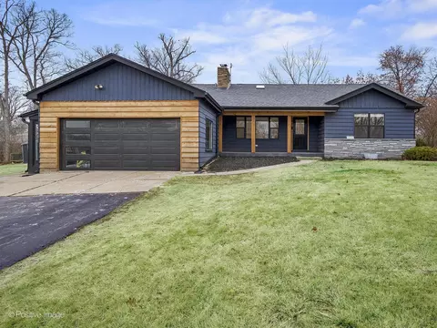 12502 S Iroquois Rd, Palos Park, IL 60464