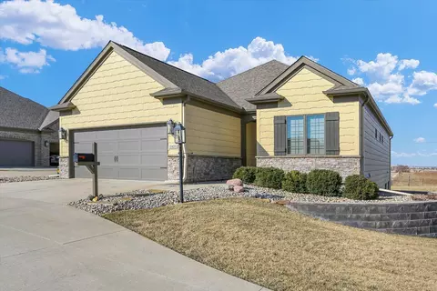 2927 Greystone Pl, Champaign, IL 61822