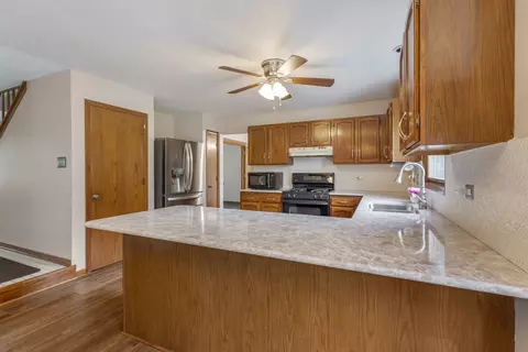 Kitchen - 1185 Surrey Ln, Itasca, IL 60143 photo 2 of 2