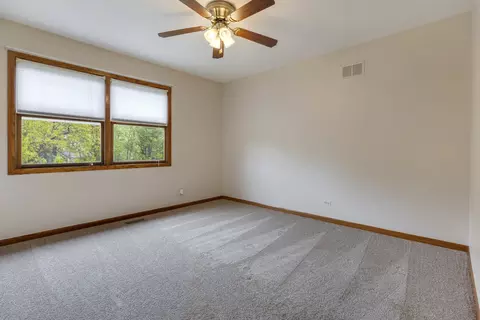 Bedroom - 1185 Surrey Ln, Itasca, IL 60143 photo 2 of 3