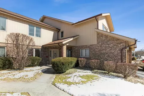 8950 Silverdale Dr #7A, Orland Park, IL 60462