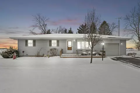 8806 N 12000 Rd E, Grant Park, IL 60940