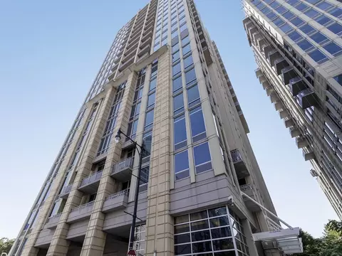 700 N Larrabee St #1504, Chicago, IL 60654