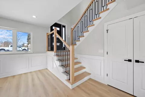 Entry Way - 8429 Lamon Ave, Burbank, IL 60459 photo 1 of 1