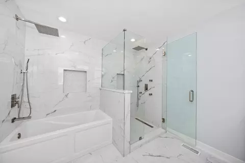 Bath - 8429 Lamon Ave, Burbank, IL 60459 photo 2 of 5
