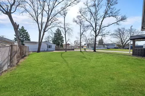 Exterior - 8429 Lamon Ave, Burbank, IL 60459 photo 1 of 1