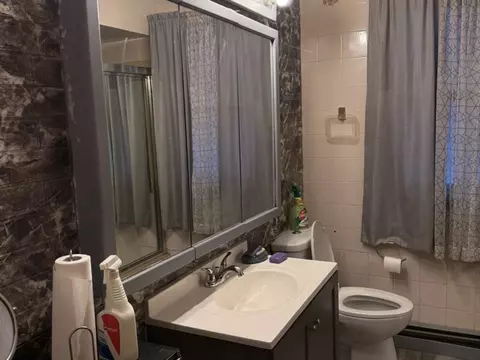 Bath - 1445 E 83rd St, Chicago, IL 60619 photo 1 of 2