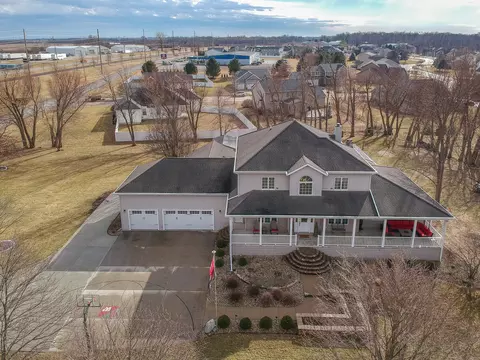 104 S Spencer St, Lexington, IL 61753