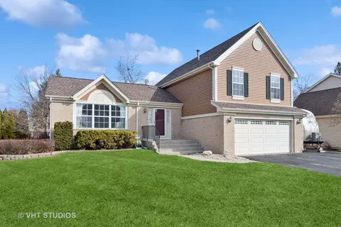 1209 Easton Dr, Carol Stream, IL 60188