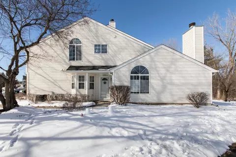 166 Brittany Dr #A, Streamwood, IL 60107