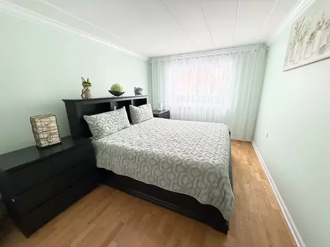 Bedroom - 127 N Wolf Rd #42A, Wheeling, IL 60090 photo 1 of 3