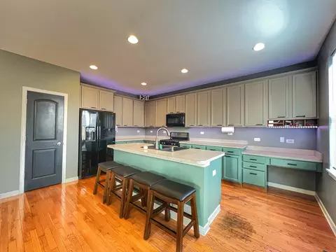 3057 Chalkstone Ave, Elgin, IL 60124 photo 7
