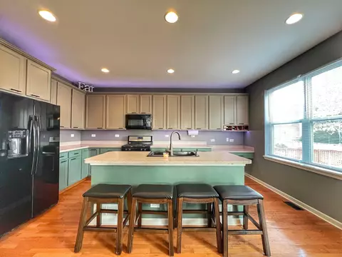 3057 Chalkstone Ave, Elgin, IL 60124 photo 8