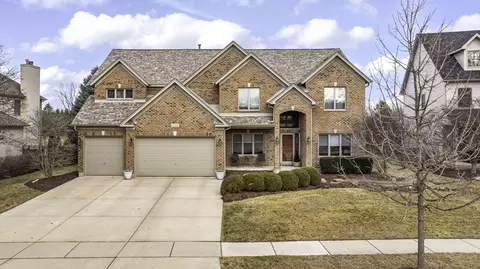 816 E Diamond Head Dr, Shorewood, IL 60404