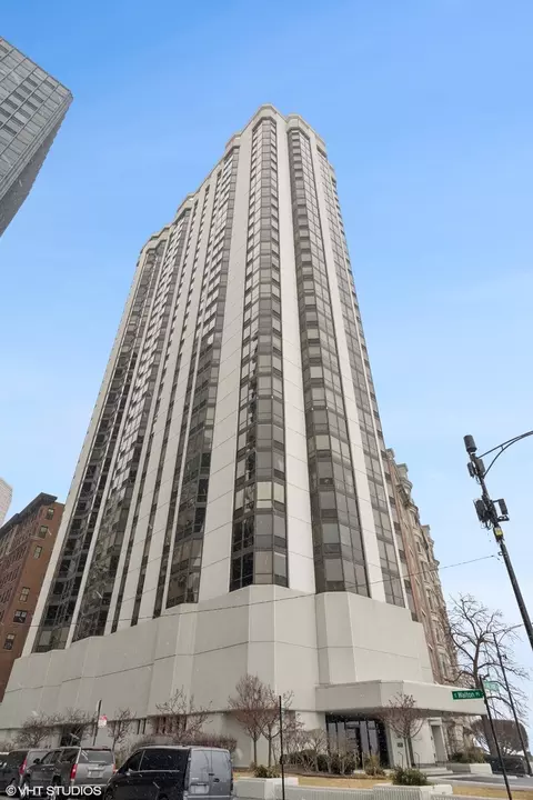 990 N Lake Shore Dr #28C, Chicago, IL 60611