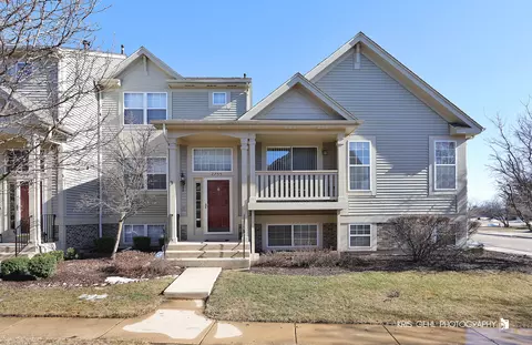 2755 N Augusta Dr, Wadsworth, IL 60083