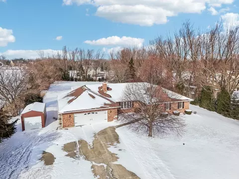 44 W110 Fox Wilds Dr, Saint Charles, IL 60175