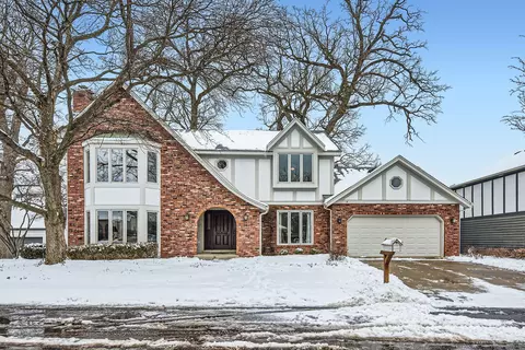 1964 Pleasant Hill Ln, Lisle, IL 60532