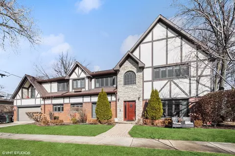 3750 Davis St, Skokie, IL 60076