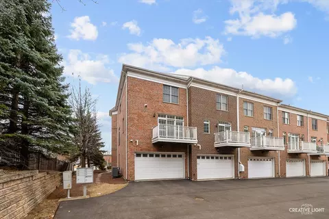 Exterior - 75 Spring Ave, Naperville, IL 60540 photo 4 of 6