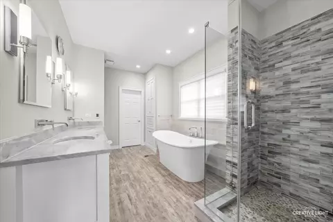 Bath - 75 Spring Ave, Naperville, IL 60540 photo 2 of 3