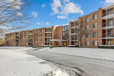1605 E Central Rd #108A, Arlington Heights, IL 60005