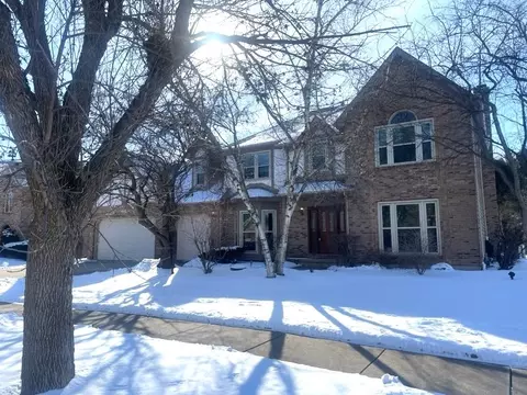 1004 Sheringham Dr, Naperville, IL 60565