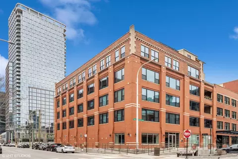 1118 W Fulton St #306, Chicago, IL 60607