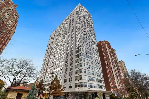 3900 N Lake Shore Dr #3C, Chicago, IL 60613