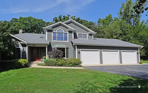 117 Stone Marsh Ln, North Barrington, IL 60010