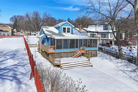 27753 W Lake Shore Dr, Spring Grove, IL 60081