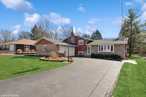 1624 Kay Rd, Wheaton, IL 60187