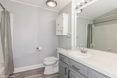 Bath - 3100 Town Square Dr #307, Rolling Meadows, IL 60008 photo 3 of 3