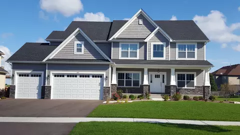 573 Quail St, North Aurora, IL 60542
