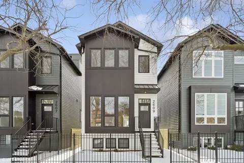 2609 W Carmen Ave, Chicago, IL 60625