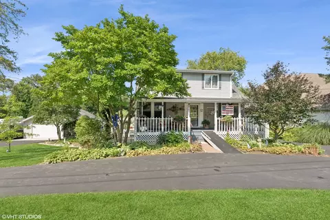 1036 S Smith St, Palatine, IL 60067