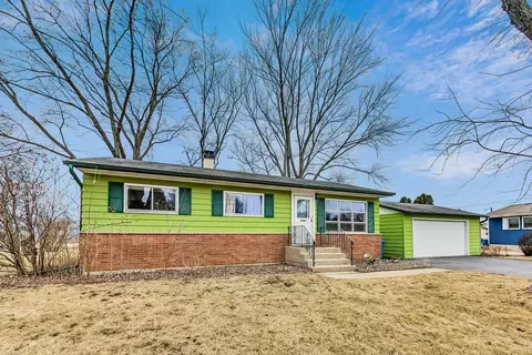 9 N510 Irwin Dr, Elgin, IL 60123 photo 2
